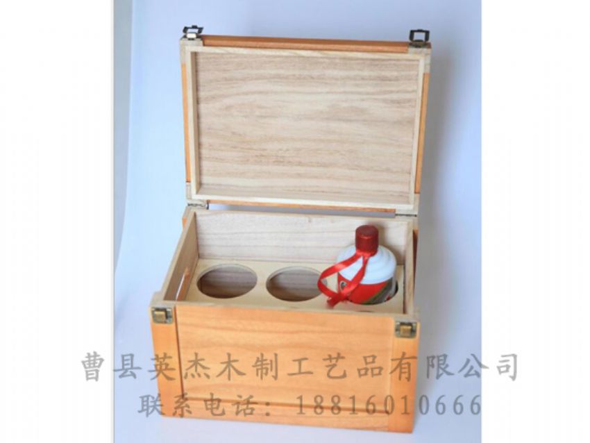 點擊查看詳細信息<br>標題：木制白酒盒 閱讀次數(shù)：1583
